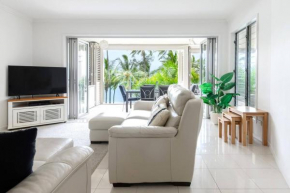 Rojo at Island Views—A Breezy Beachfront Retreat